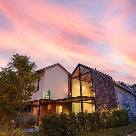 In My Place Cafotel Khlong Thom Ngoại thất bức ảnh